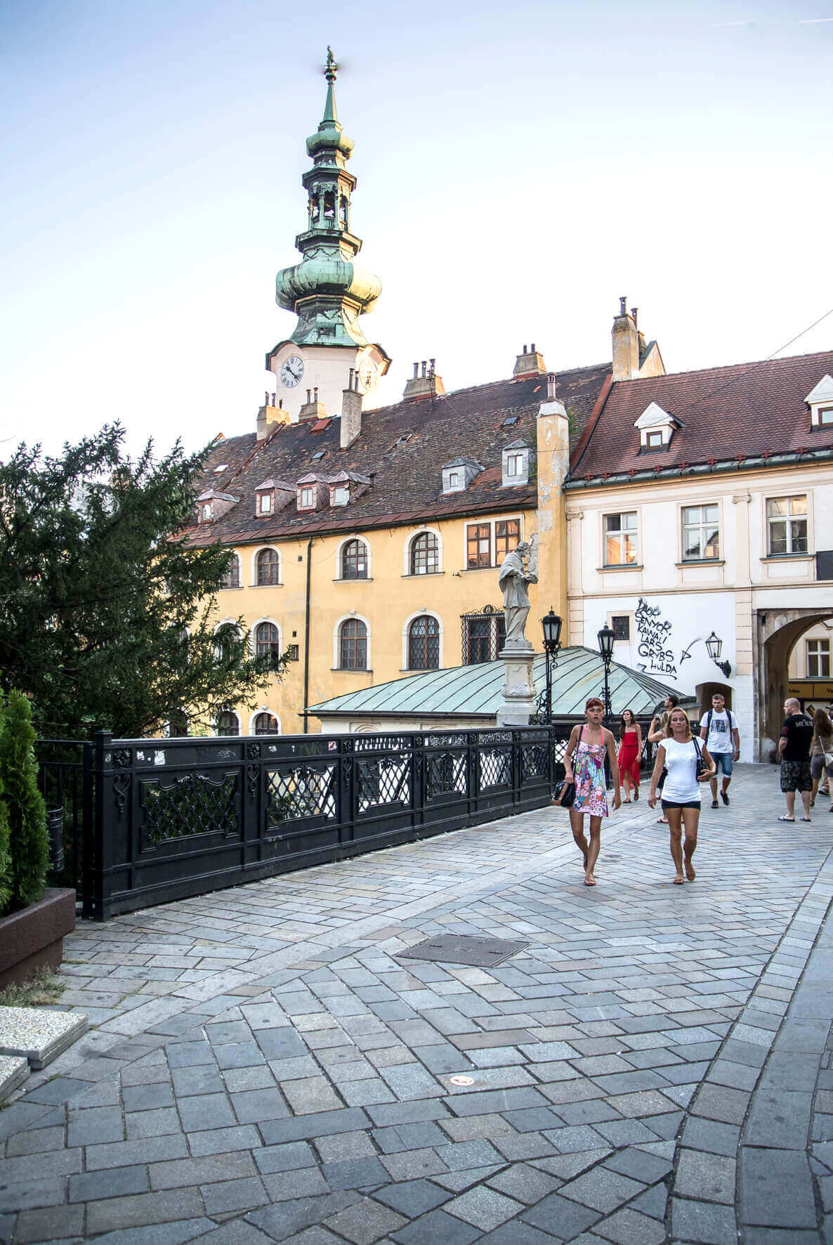 Dlažba pri Veľkom Baťovi Bratislava